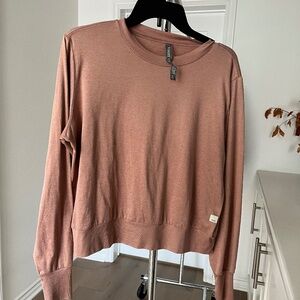 Vuori long sleeve top size large